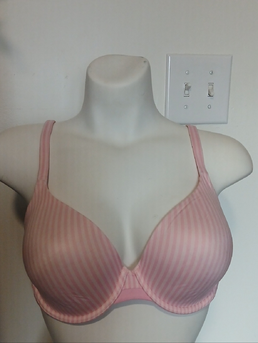 VS Body By Victoria Lined Perfect Coverage Iconic Sexy Pink & White Striped Bra